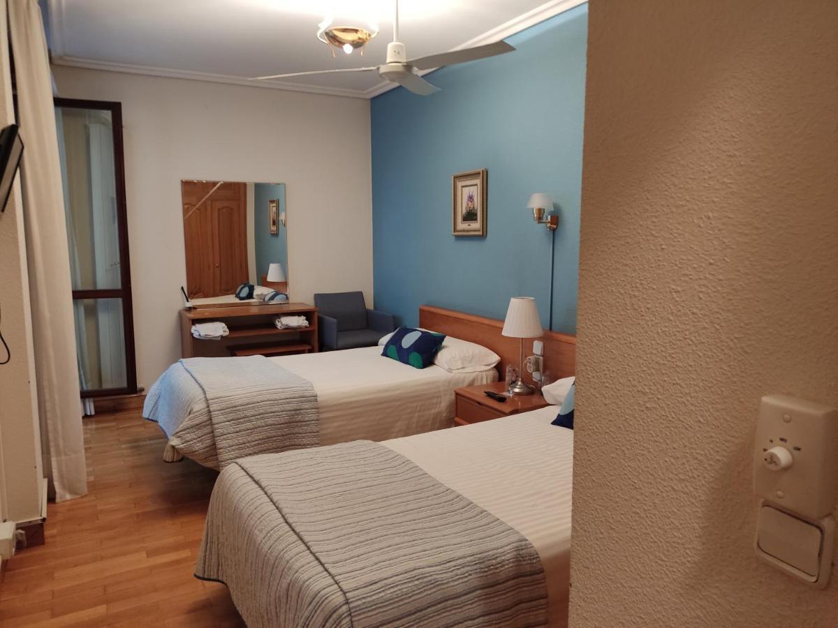 Pension Payvi Памплона Экстерьер фото