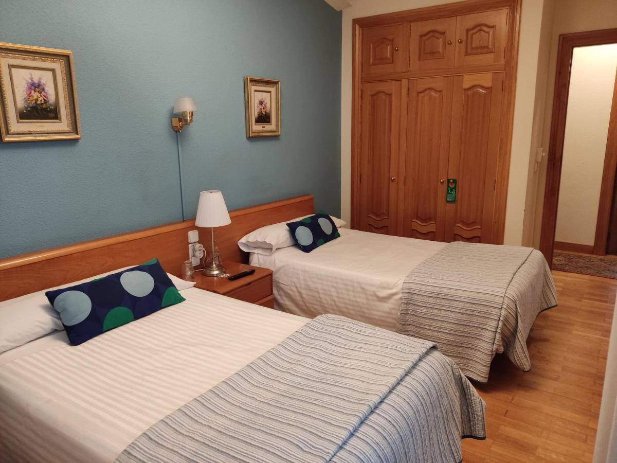 Pension Payvi Памплона Номер фото